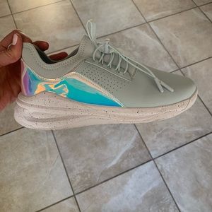 Clove Women’s Classic Blue Holographic Size 10 Worn Once- Good condition